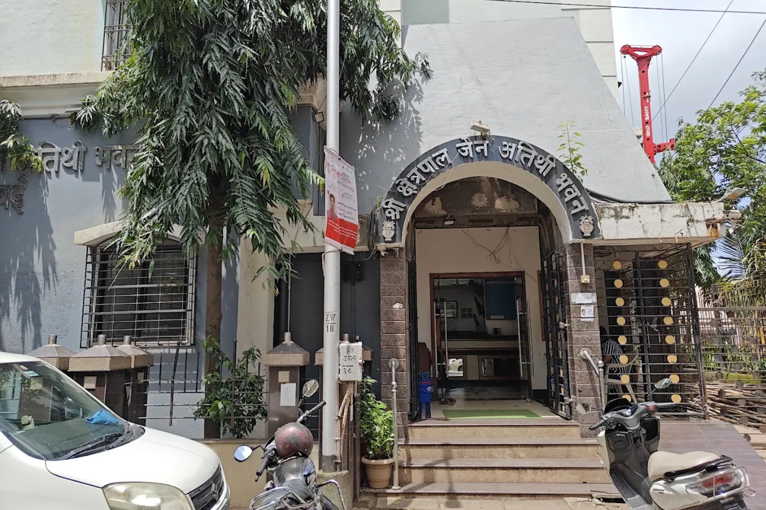 Comfortable room at Shree Kshetrapal Jain Atithi Bhavan Mumbai